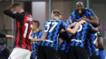 免签卡塞米罗赌一把！国米补腰破局，典礼中场意甲再相逢悬念拉满