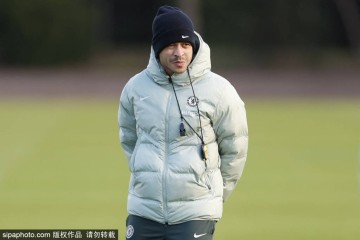 切尔西的未来：罗塞尼尔的战术抉择与球队稳定性的挑战