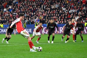 阿森纳1-1药厂，枪迷憋屈！数据碾压却只靠点球，5大槽点扎心