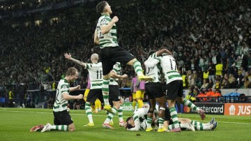 5-3！8-2！欧冠8强一夜诞生4席：葡体史诗级逆转，切尔西曼城惨遭双杀