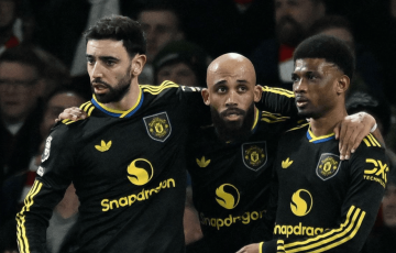 3-2绝杀!0-3惨败!曼联掀翻阿森纳,那不勒斯罕见崩盘,巴萨登顶