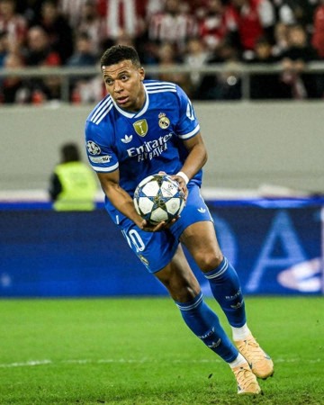 4次客场戴帽创纪录,姆巴佩超越因扎吉,欧冠客场王当之无愧