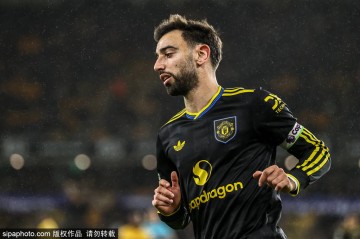 残阵战纽卡！曼联多名主力缺席 “铁人”B费回归日期待定