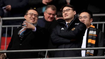 15轮2分！中资球队追平英超最差战绩，主帅公开炮轰，名宿直言：英冠见