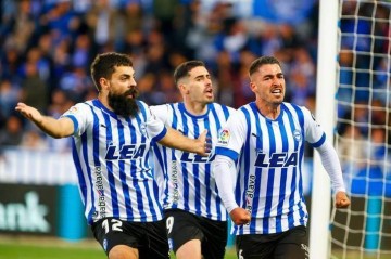 西甲焦点战:比利亚雷亚尔 VS 塞维利亚,黄潜能否主场奏凯?