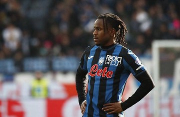 意甲最新动向：穆里尼奥介入恰尔汗奥卢转会，米兰有意埃斯图皮尼安接班特奥