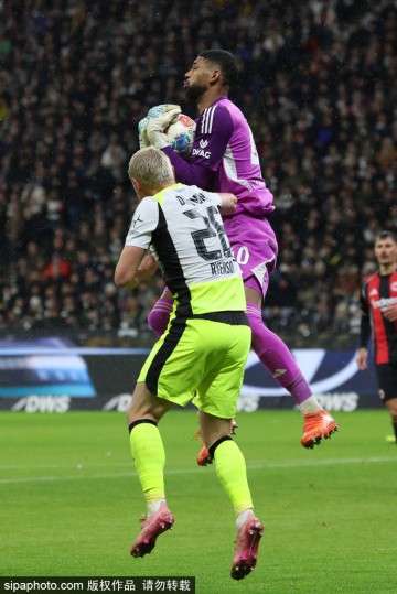 拜仁vs科隆首发:凯恩与金玟哉的对决,德甲战火再燃!