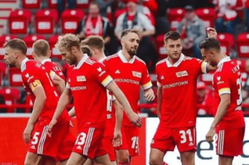 德甲焦点战:柏林联合VS门兴格拉德巴赫——战术博弈与胜负手深度解析