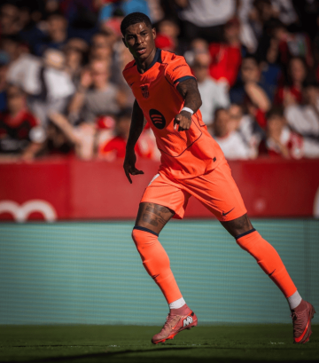 西甲领头羊易主!莱万失点拉什福德难救主,巴萨1-4惨败7连胜终结