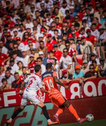 爆冷,意外,惨败,剧变,反转西甲第八轮,巴萨皇马的命运交响曲