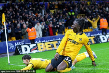 爆冷!英超倒数第一狼队2-0维拉 曼联本轮取胜将升至第3