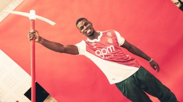 32岁博格巴加盟法甲季军，签约时失控痛哭，服药被停赛2年无球可踢