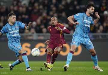 随着卡利亚里0-2,意甲争四白热化,尤文图斯被追平了