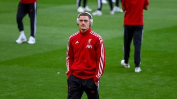 揭秘利物浦1.1亿镑签下维尔茨内幕:安菲尔德之夜震撼天才,斯洛特亲自会面+范迪克电话招募