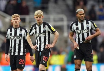 曼联重返欧冠机会接近70%！欲狂挖纽卡主力，3线4人皆成夏窗目标