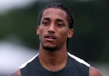 切尔西的若昂·佩德罗打破沉默,公开承认与布莱顿发生争执并因此遭到禁赛