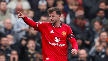 2-0!芒特破荒 舍什科连场破门 曼联掀翻升班马重返上半区