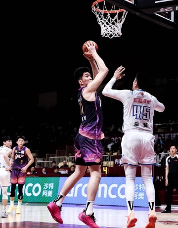 女版李月汝！余嘉豪弃CBA高薪投奔西甲 韩旭李梦真该学学他们