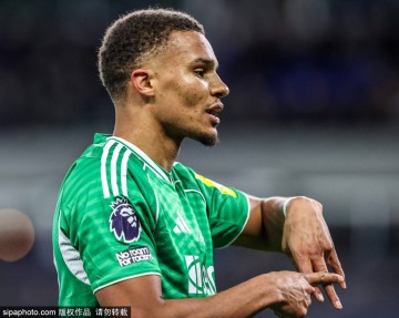 马利克·蒂亚乌:纽卡斯尔联的新守护神