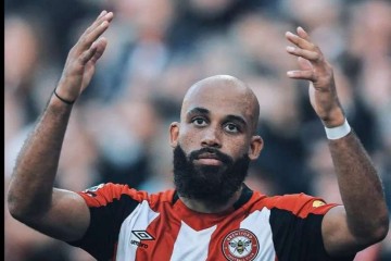 7000万镑骗局?英媒怒揭姆贝莫转会内幕!曼联恐遭戏耍,目标已锁定新猎物