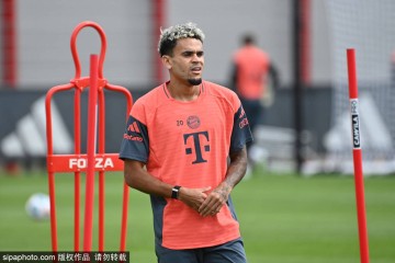 德甲球队拜仁慕尼黑备战新赛季</title>
<title>德甲球队拜仁慕尼黑备战新赛季