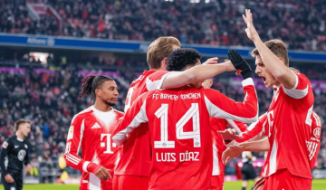 太残暴!德甲领头羊踢疯了:狂轰8球,冠军恐无悬念