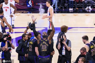 湖人这一年以大崩盘收尾 41岁老詹真该考虑退役了?