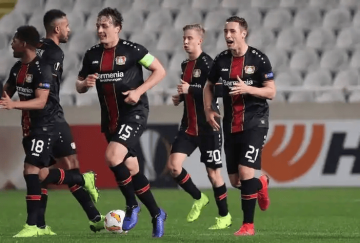 欧冠生死卡位!巴黎主场死磕纽卡,伤病与反击定命运