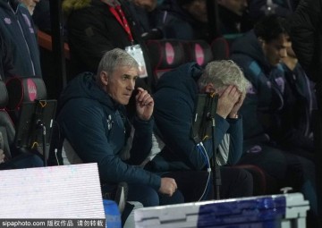 曼联告知安托万·塞门约已准备好迈出“下一步”,转会传闻和6500万英镑条款引起关注