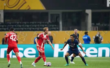 世俱杯激战！9打11巴黎2-0拜仁，穆西亚拉重伤离场