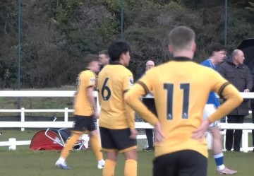 踢英甲没问题！徐彬狼队U21首秀制造进球：2次突破太惊艳