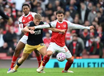 疯了!10场造9球!曼联弃将重生,意甲球星全水土不服?引援思路终改?