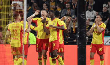 5-1！2-2！疯狂一夜，朗斯超越巴黎登顶，曼联翻车，那不勒斯4连胜