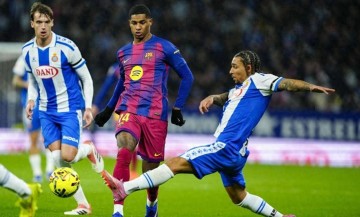 西甲一夜变天:巴萨绝杀坐稳榜首,黄潜超车马竞,黑马西班牙人虽败犹荣