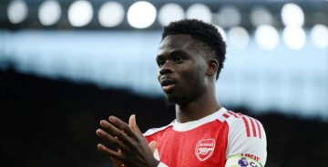 阿森纳9号为小老弟打气：他与拉菲尼亚同级，争冠之际必需依靠他