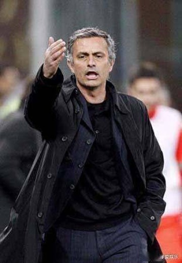 狂砸高薪!穆帅7场生死战0胜?欧冠回归就遇地狱难度,球迷慌了?