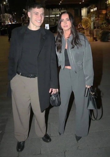 曼联今夏愿3000万卖乌加特!拉爵因他改变转会策略,夏窗清洗名单已有6人