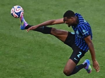 只要2500万欧！巴萨有意邓弗里斯，欧冠国米淘汰巴萨首功之臣